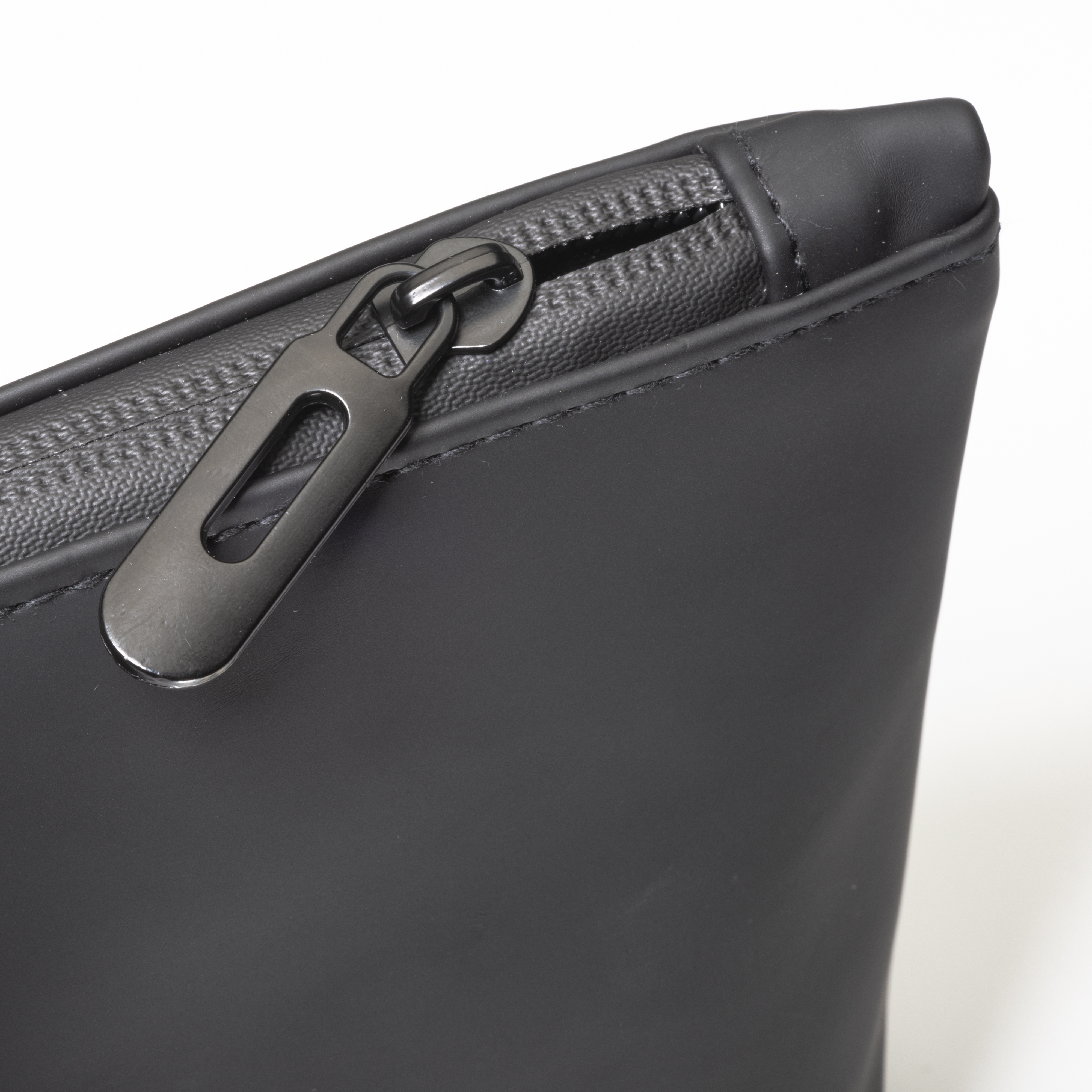 Beauty case in soft pu water resistant