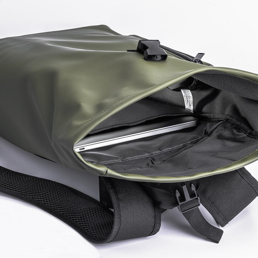 Zaino porta pc (15) in PU.