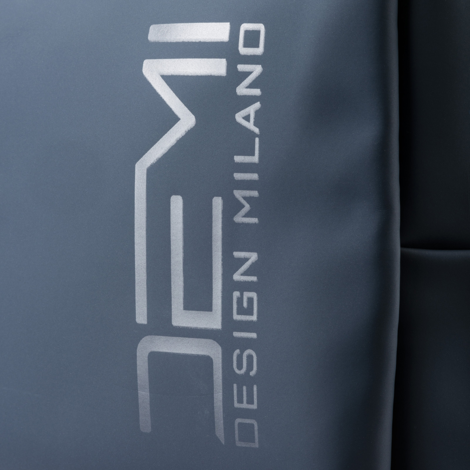 Beauty case in Soft PU water resistant con maniglia laterale, con logo DE.MI Design