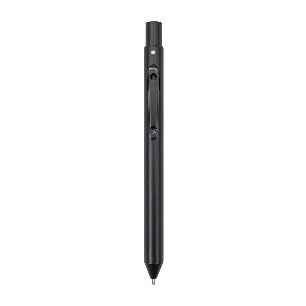 Penna a scatto in metallo. Quattro refill (nero, blu, rosso, verde)