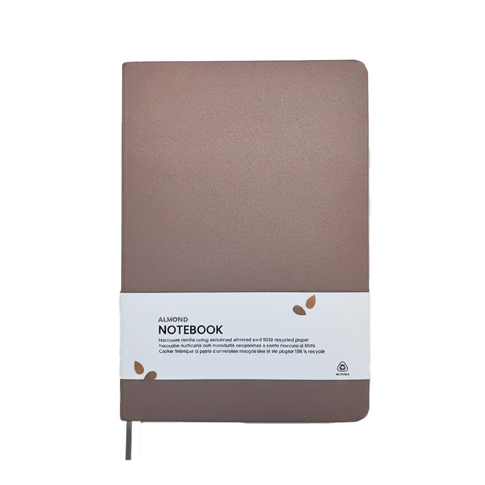 Quaderno con copertina realizzata con i residui di frutta ed elastico di chiusura