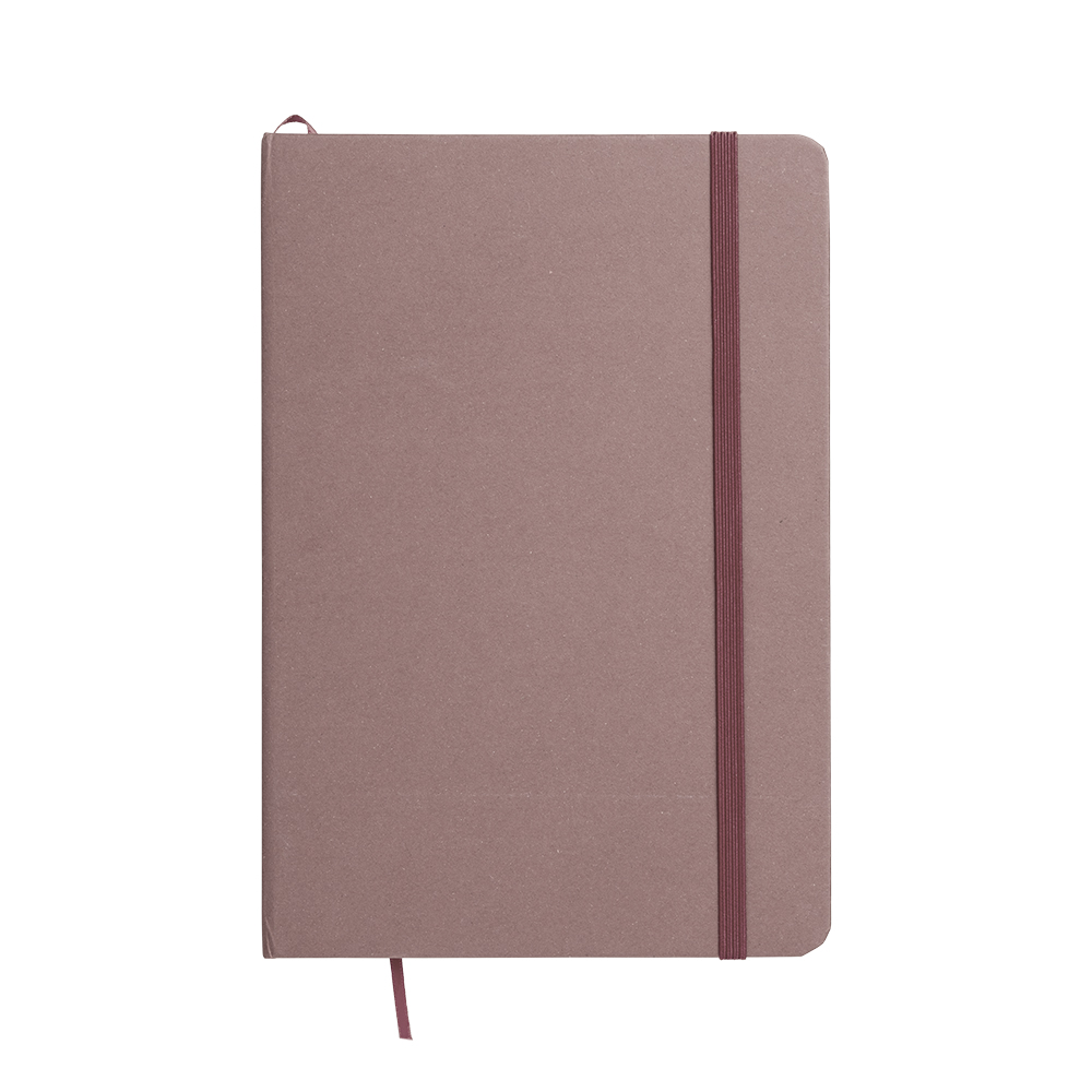 Quaderno con copertina realizzata con i residui di frutta ed elastico di chiusura