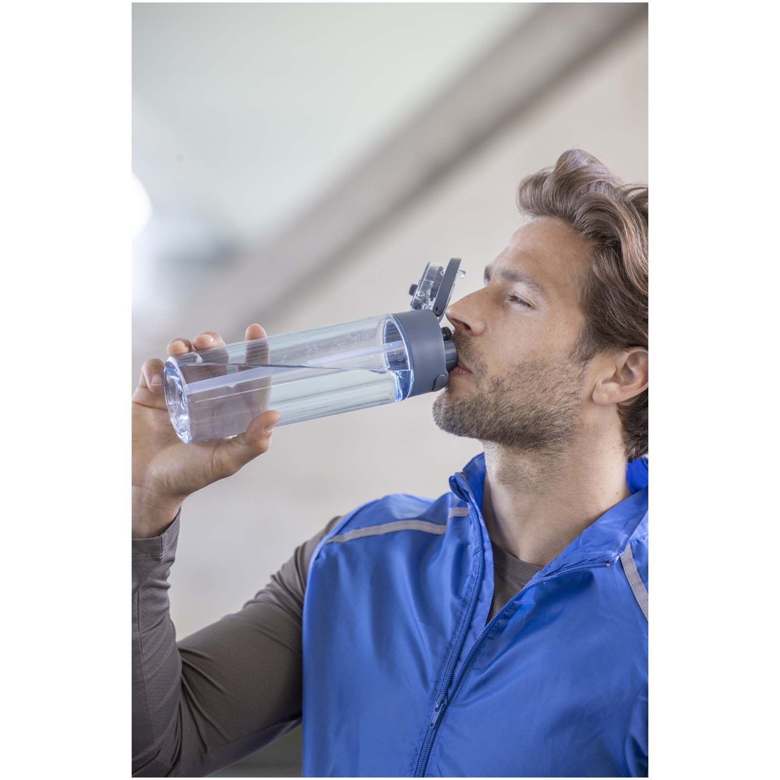 Borraccia in plastica riciclata RCS con tappo a doppia funzione e cannuccia a scatto da 700 ml Theron