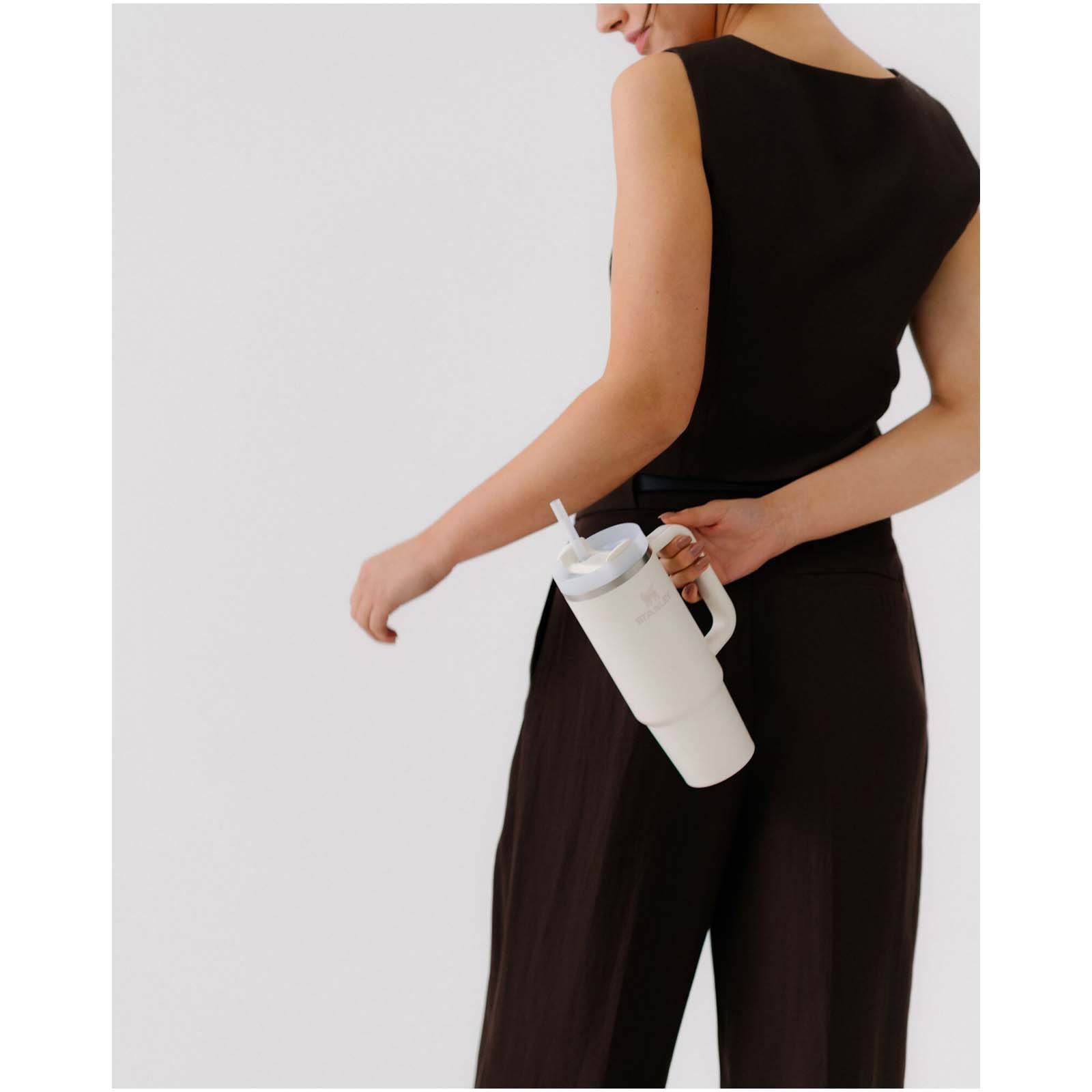 Bicchiere isolato Stanley Quencher® H2.0 FlowState™ 890 ml in acciaio inox riciclato
