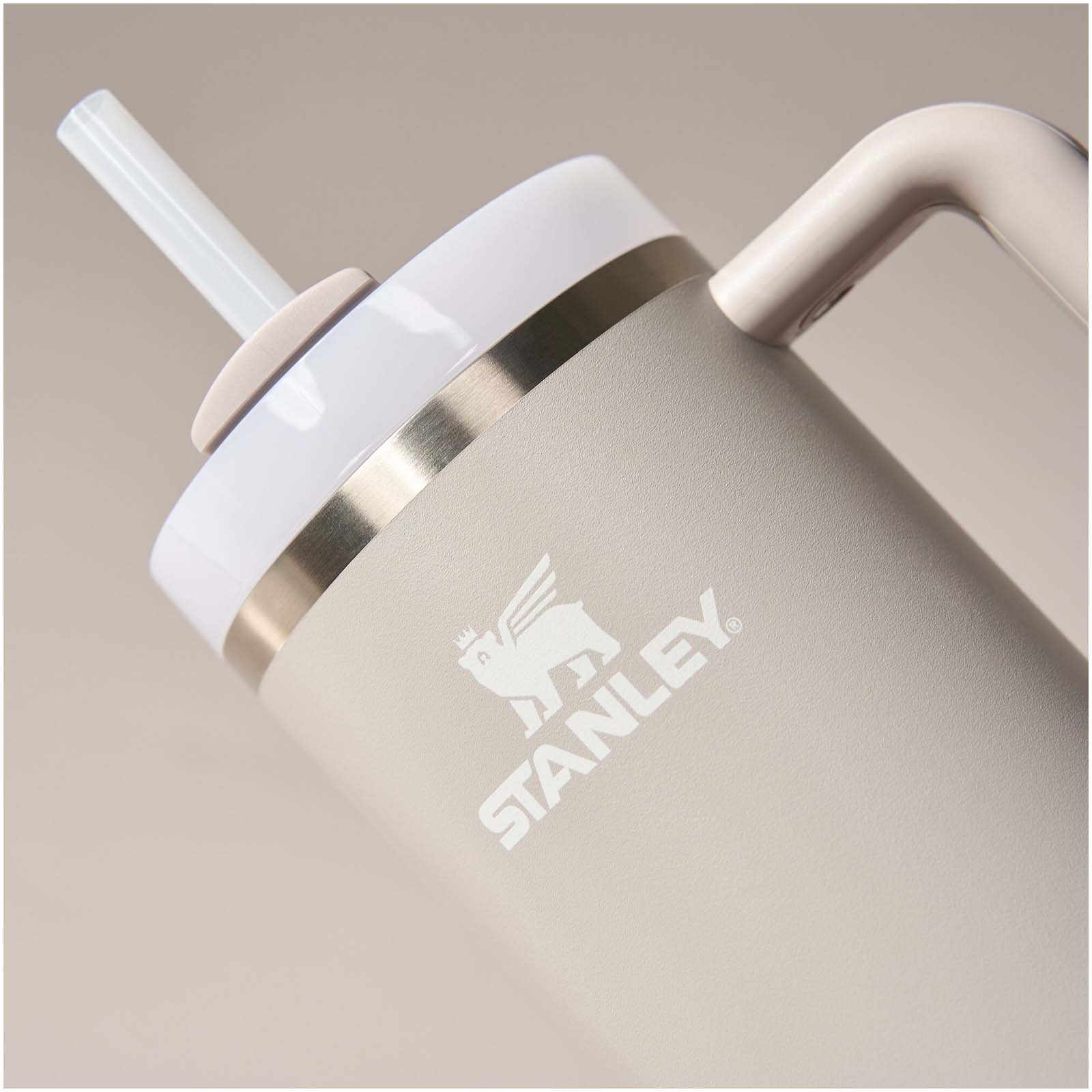 Bicchiere isolato Stanley Quencher® H2.0 FlowState™ 890 ml in acciaio inox riciclato
