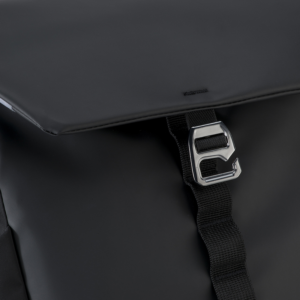 Zaino porta pc (15) in PU 600D water resistant (lining interno in poliestere 210D)