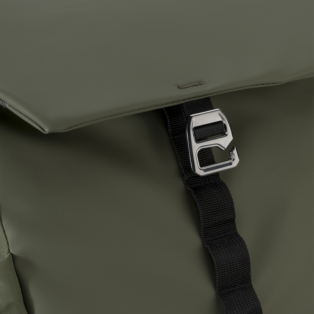 Zaino porta pc (15) in PU 600D water resistant (lining interno in poliestere 210D)